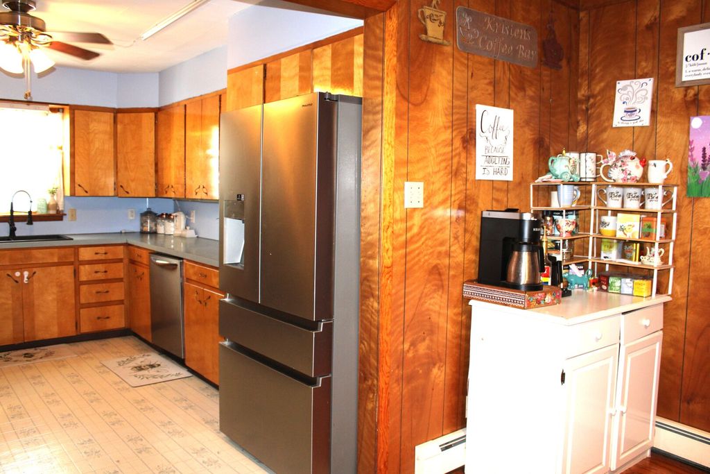 Image 19 of property listing at 230 N Cherry Street, Centralia, IL 62801