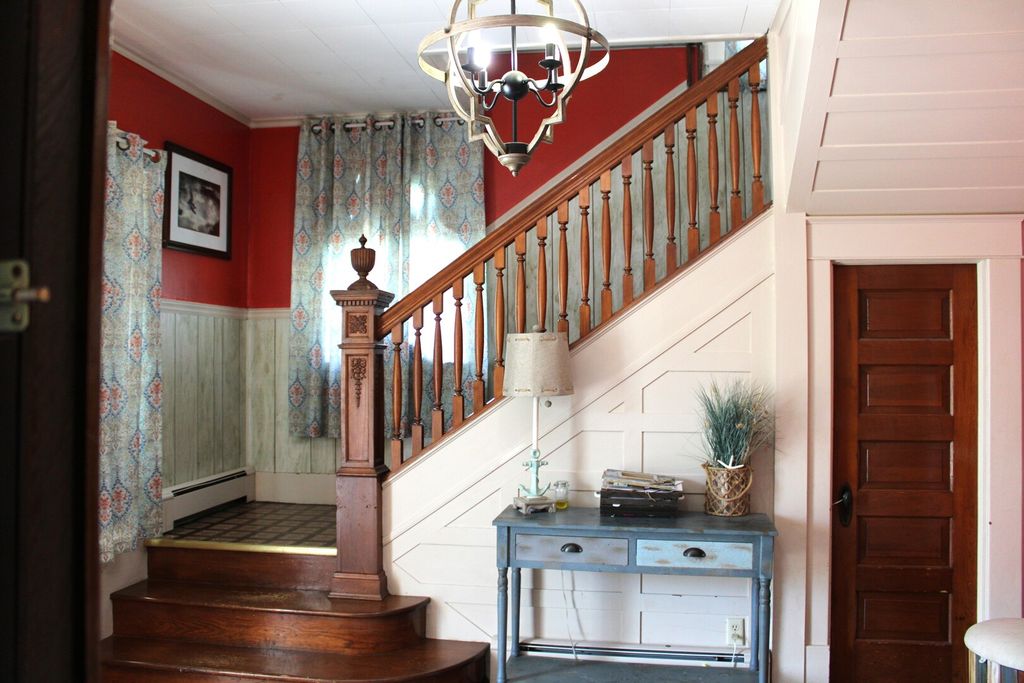 Image 4 of property listing at 230 N Cherry Street, Centralia, IL 62801