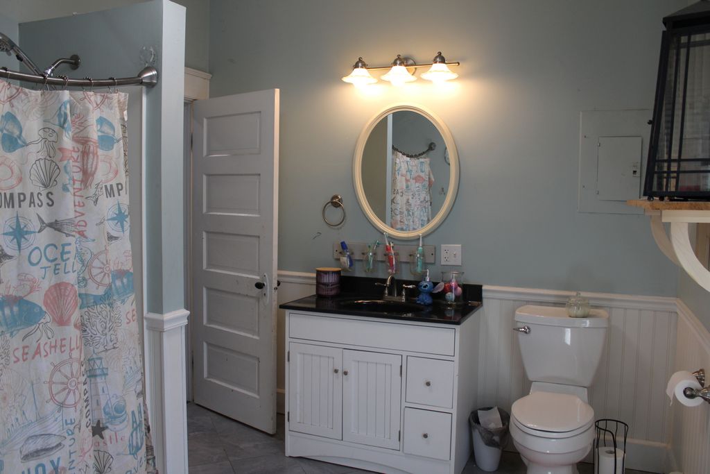 Image 35 of property listing at 230 N Cherry Street, Centralia, IL 62801