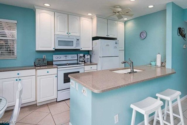 805 E Gulf DR 5-D, Sanibel, FL 33957