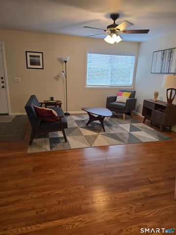 27 Crows Nest Lane 14B, Danbury, CT 06810