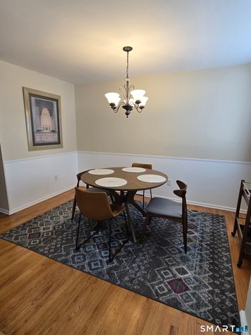27 Crows Nest Lane 14B, Danbury, CT 06810