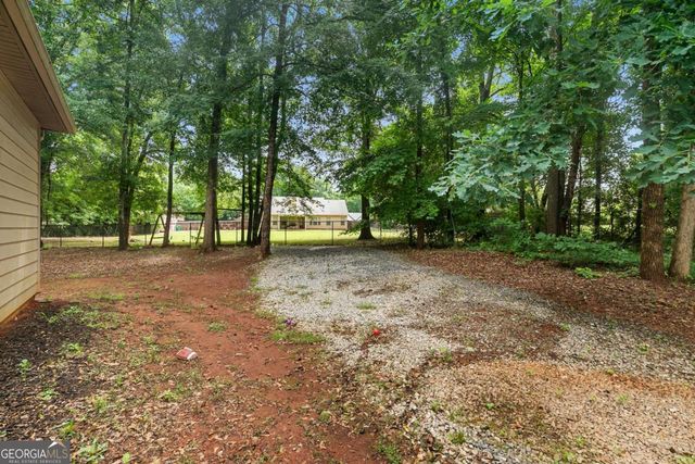 537 Forest Path, Jefferson, GA 30549