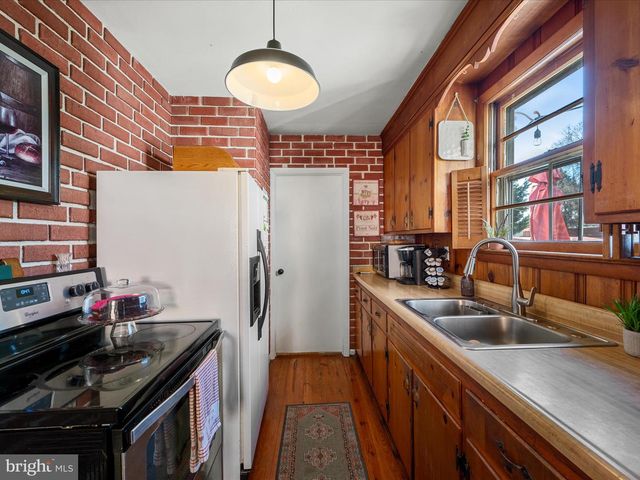 112 FAIRWAY DR, Winchester, VA 22602