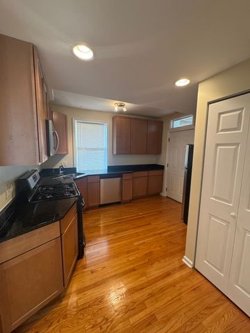 2553 W ARDMORE Avenue 2, Chicago, IL 60659