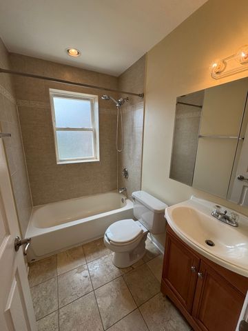 2553 W ARDMORE Avenue 2, Chicago, IL 60659