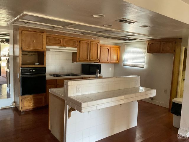 1302 E 19th Street, Bakersfield, CA 93305