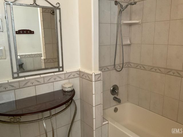 1302 E 19th Street, Bakersfield, CA 93305