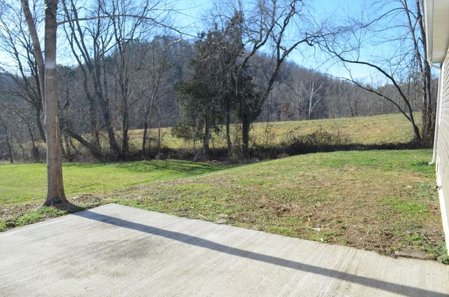 1735 Robinson Creek Road, Manchester, KY 40962