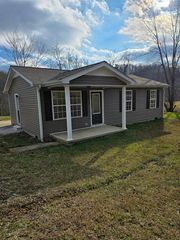 1735 Robinson Creek Road, Manchester, KY 40962