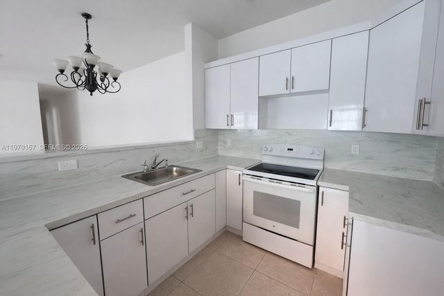 1010 NW 2nd Ave 1010, Hallandale Beach, FL 33009