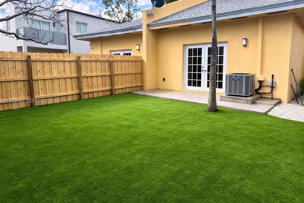 1010 NW 2nd Ave 1010, Hallandale Beach, FL 33009