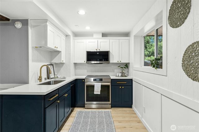 18152 145th Avenue SE, Renton, WA 98058