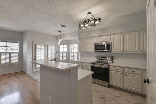 4527 Natural Bridge Drive, Houston, TX 77345