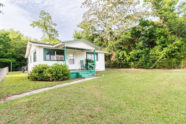 1030 Chickasaw St, Dothan, AL 36303