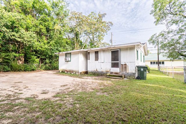 1030 Chickasaw St, Dothan, AL 36303