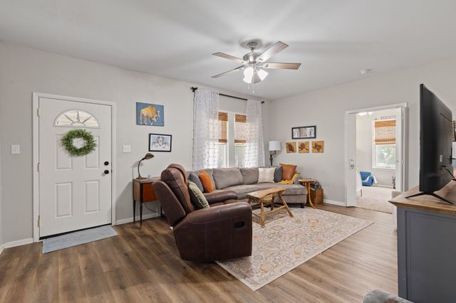 521 Woodard Avenue, Cleburne, TX 76033