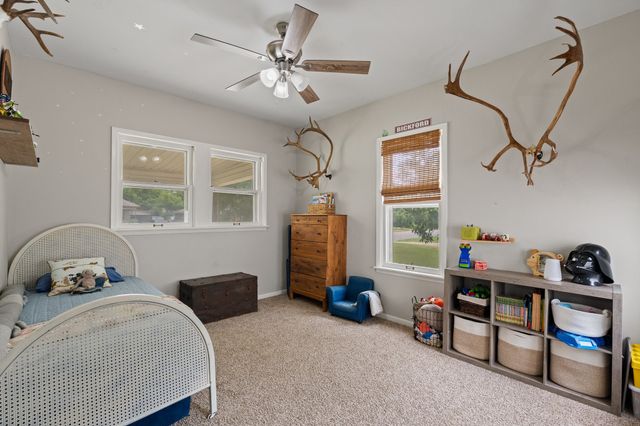 521 Woodard Avenue, Cleburne, TX 76033