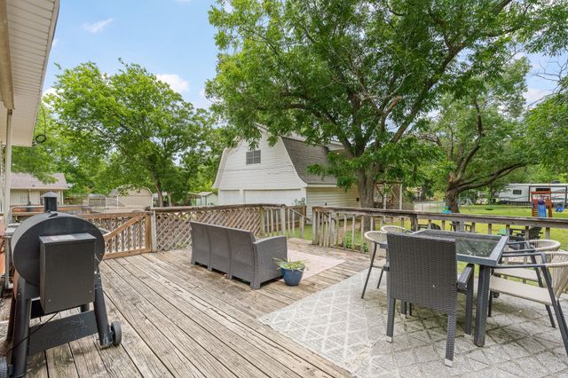 521 Woodard Avenue, Cleburne, TX 76033