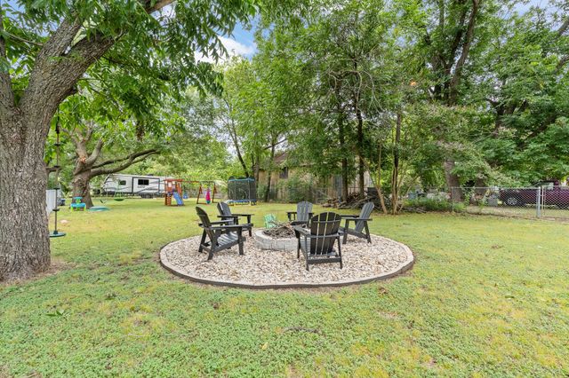 521 Woodard Avenue, Cleburne, TX 76033