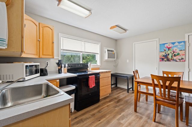 521 Woodard Avenue, Cleburne, TX 76033