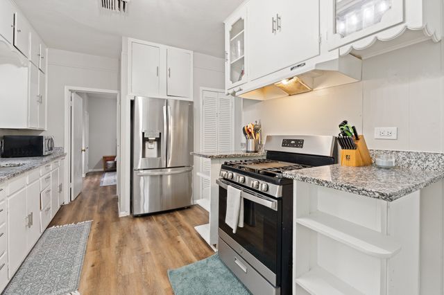 521 Woodard Avenue, Cleburne, TX 76033