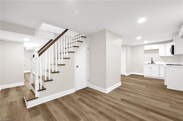 800 Essex Road, Winston-salem, NC 27105