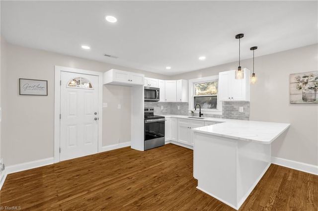 800 Essex Road, Winston-salem, NC 27105