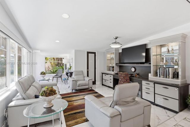 2624 NE 30th St, Fort Lauderdale, FL 33306
