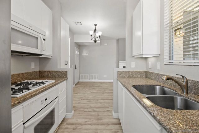10850 SABRE HILL DR 236, San Diego, CA 92128