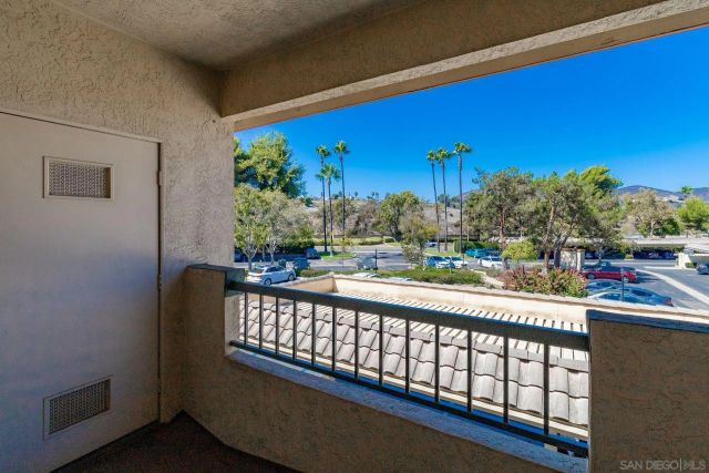 10850 SABRE HILL DR 236, San Diego, CA 92128