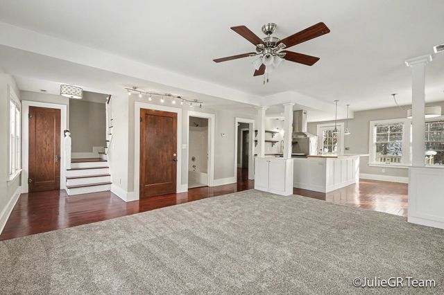 2026 Francis Avenue SE, Grand Rapids, MI 49507