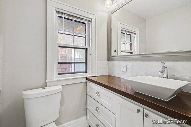 2026 Francis Avenue SE, Grand Rapids, MI 49507