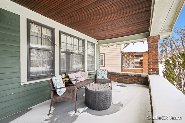 2026 Francis Avenue SE, Grand Rapids, MI 49507