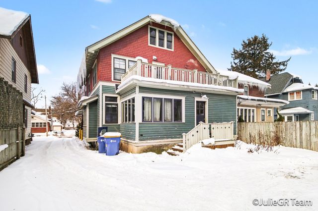 2026 Francis Avenue SE, Grand Rapids, MI 49507