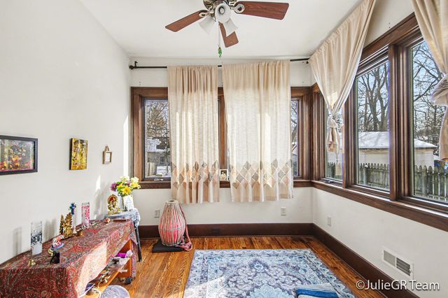 2026 Francis Avenue SE, Grand Rapids, MI 49507