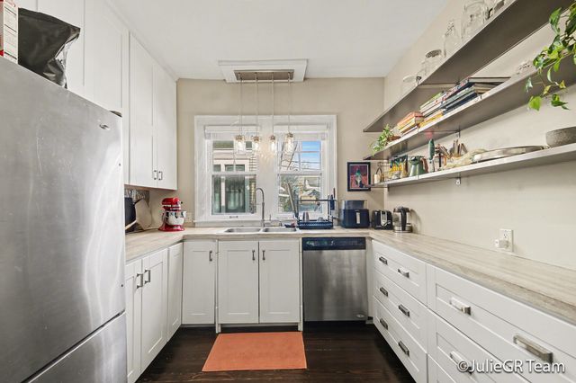 2026 Francis Avenue SE, Grand Rapids, MI 49507