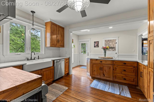 22511 Cherry Hill Street, Dearborn, MI 48124