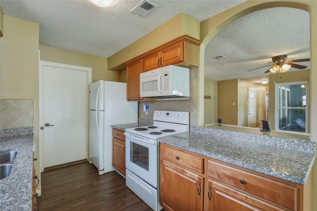 17330 Herrnhut Drive, Webster, TX 77598