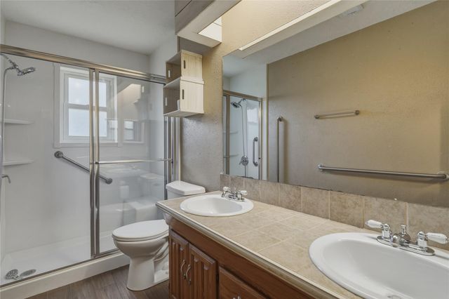 17330 Herrnhut Drive, Webster, TX 77598