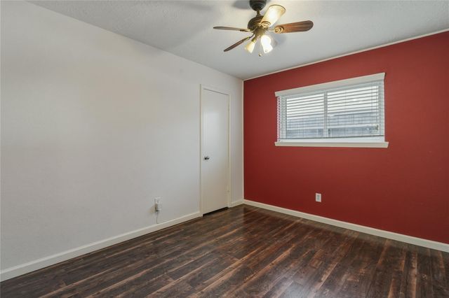 17330 Herrnhut Drive, Webster, TX 77598