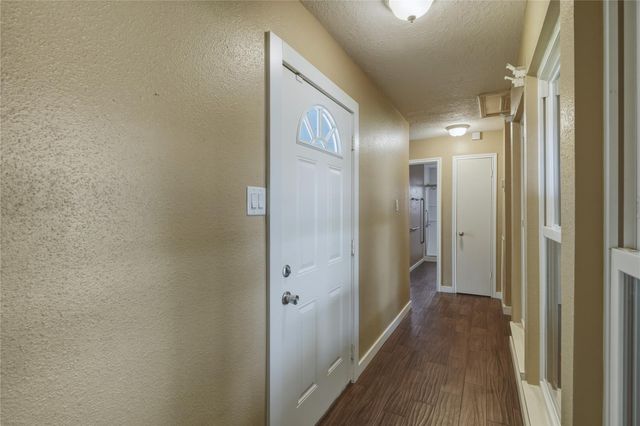 17330 Herrnhut Drive, Webster, TX 77598