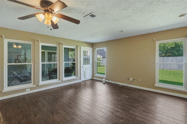 17330 Herrnhut Drive, Webster, TX 77598