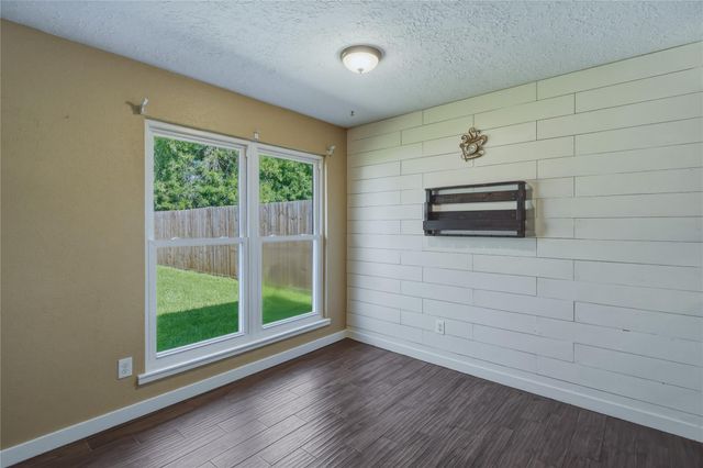 17330 Herrnhut Drive, Webster, TX 77598