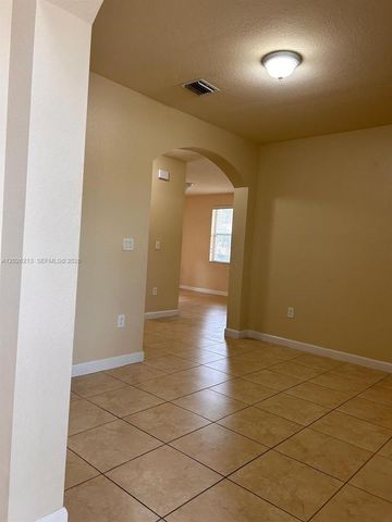 9153 SW 227th St 9, Cutler Bay, FL 33190