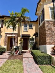 9153 SW 227th St 9, Cutler Bay, FL 33190