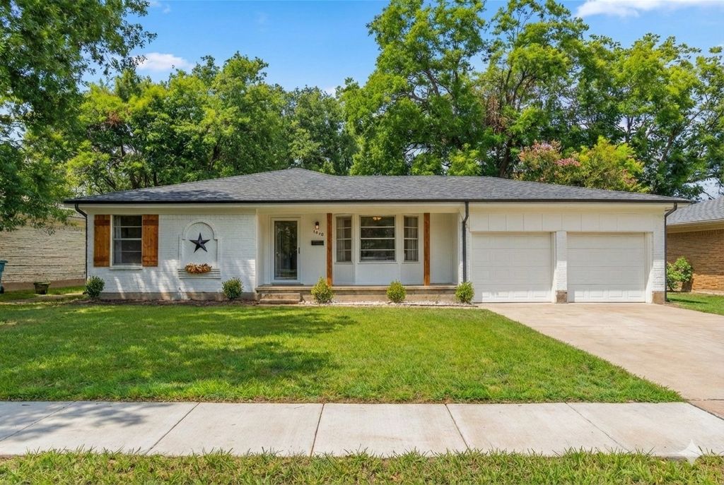 1818 W Belden Street, Sherman, TX 75092