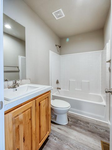 5636 Edith Way 01600, Klamath Falls, OR 97603