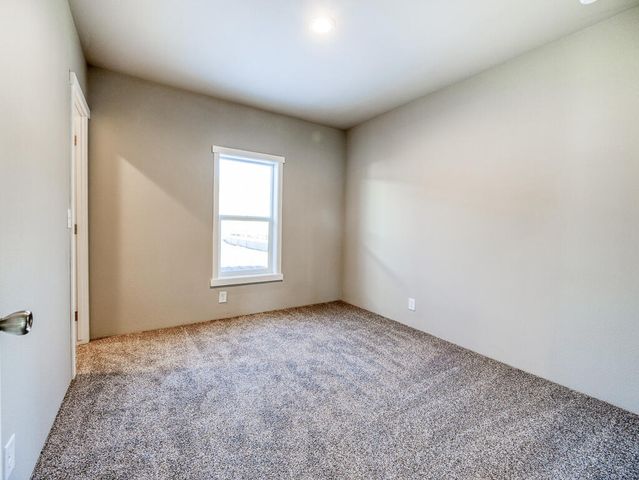 5636 Edith Way 01600, Klamath Falls, OR 97603