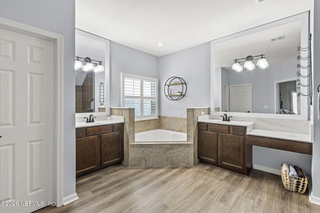 1941 ELKS PATH Lane, Green Cove Springs, FL 32043